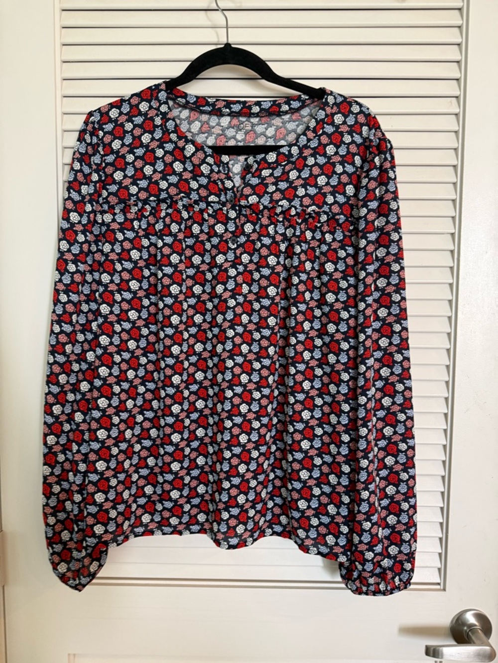 LOFT Women's Navy Floral Long-Sleeve Peasant Top - Red & White Floral